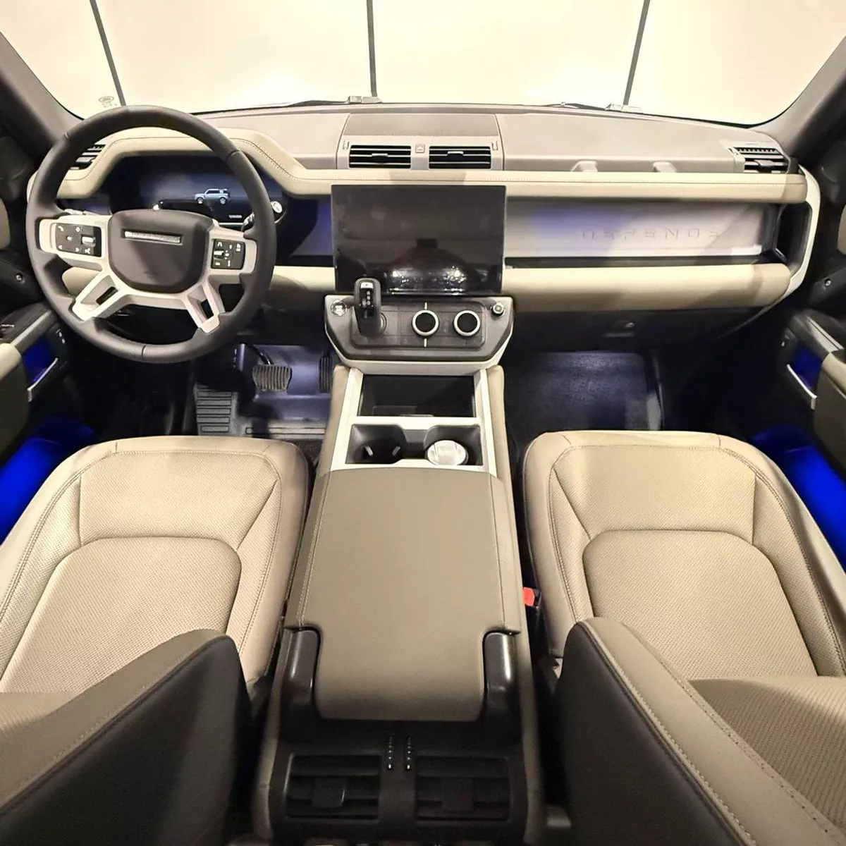 Land Rover Defender 110 X-DYNAMIC SE P300 GCC ALTAYER - 5 Years Warranty + Service Contract-13-0