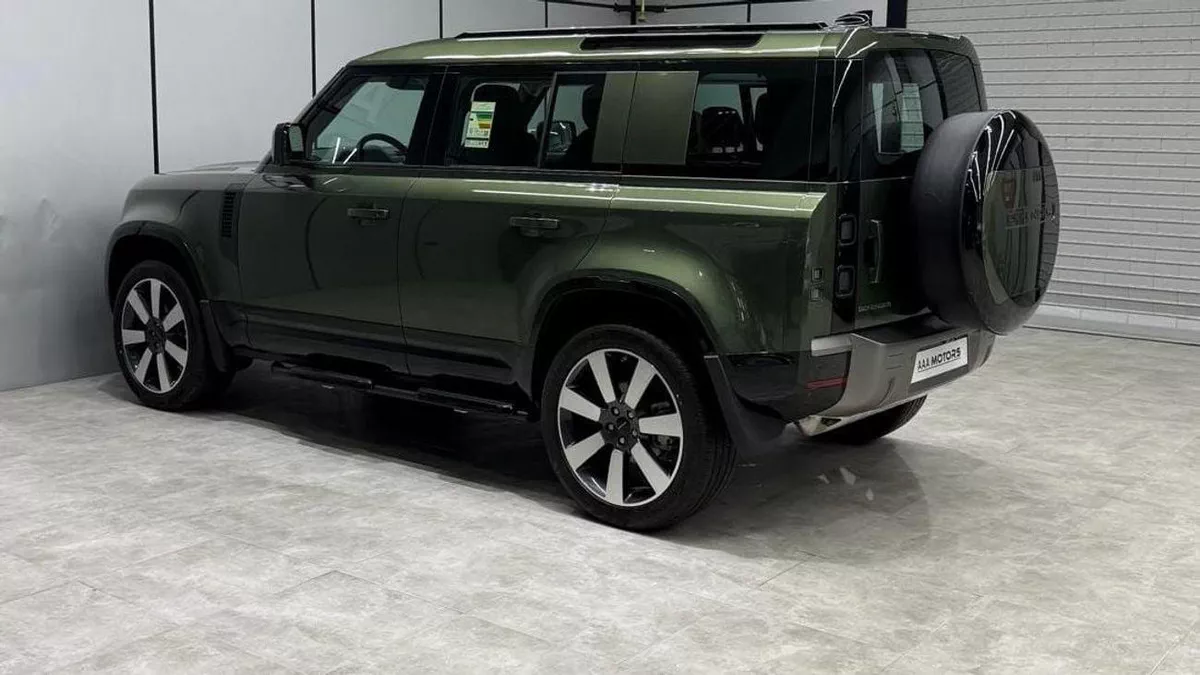 Land Rover Defender 110 X-DYNAMIC SE P300 GCC ALTAYER - 5 Years Warranty + Service Contract-23-0