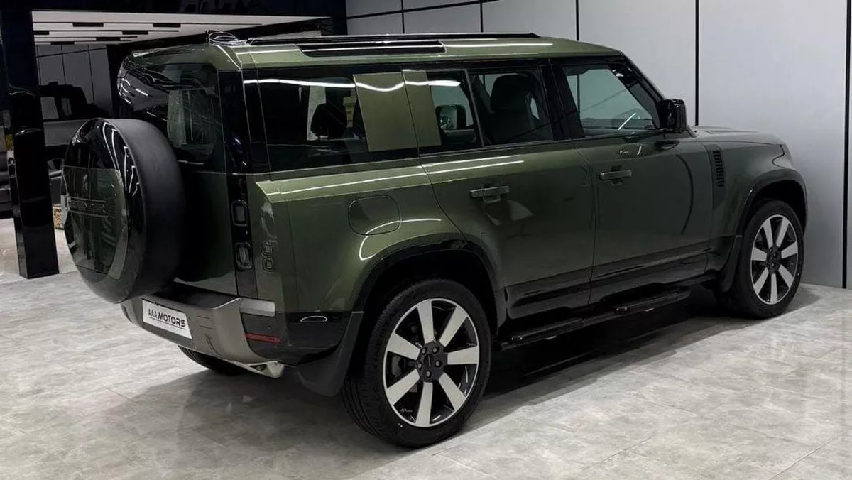 Land Rover Defender 110 X-DYNAMIC SE P300 GCC ALTAYER - 5 Years Warranty + Service Contract-24-0