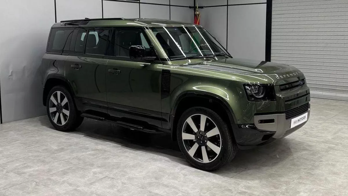 Land Rover Defender 110 X-DYNAMIC SE P300 GCC ALTAYER - 5 Years Warranty + Service Contract-3-0