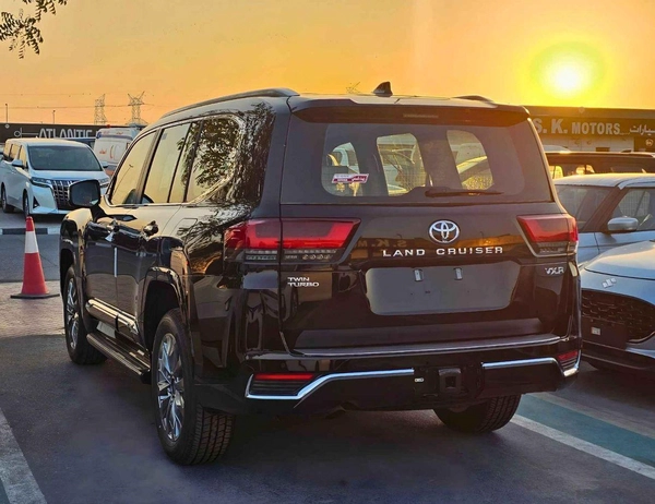 Toyota Land Cruiser VXR TWIN TURBO / 360* CAMERA / RADAR / DVD / HEADUP DISPLAY (CODE # VXR31HB)