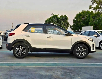 Kia KX1 DUAL TONE | 1.4L V4 PETROL | CVT WITH SUNROOF | PUSH START | DVD CAMERA | CODE # KX1FT-8