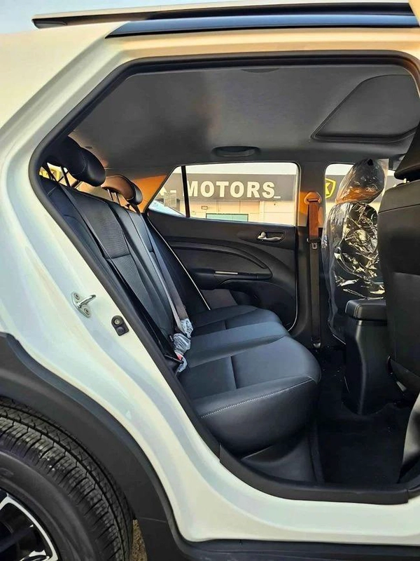Kia KX1 DUAL TONE | 1.4L V4 PETROL | CVT WITH SUNROOF | PUSH START | DVD CAMERA | CODE # KX1FT