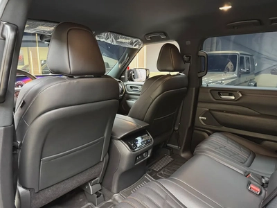 2025 Nissan Armada Platinum - American Specs - Pristine Condition-15