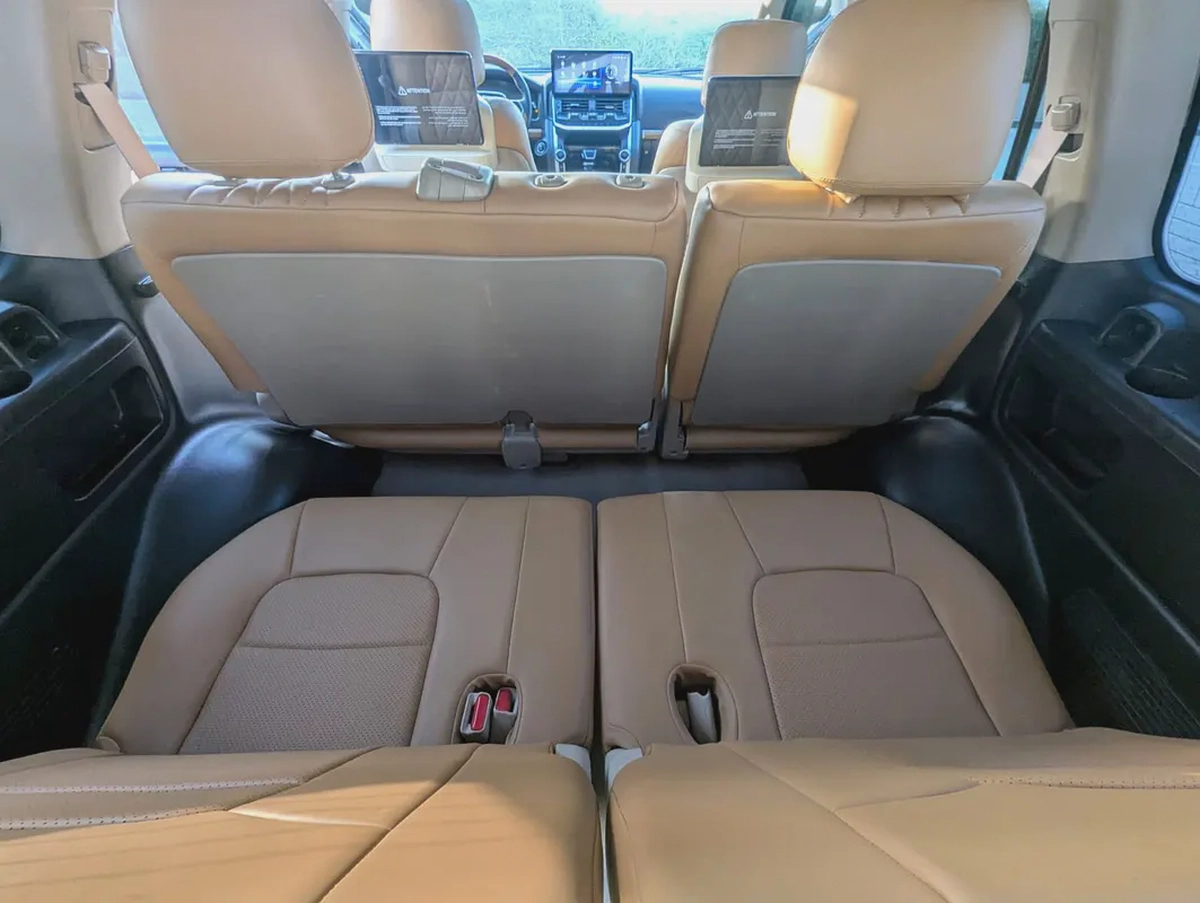 Toyota Fortuner 2023 DIESEL VXR Full Option V4 2.8L