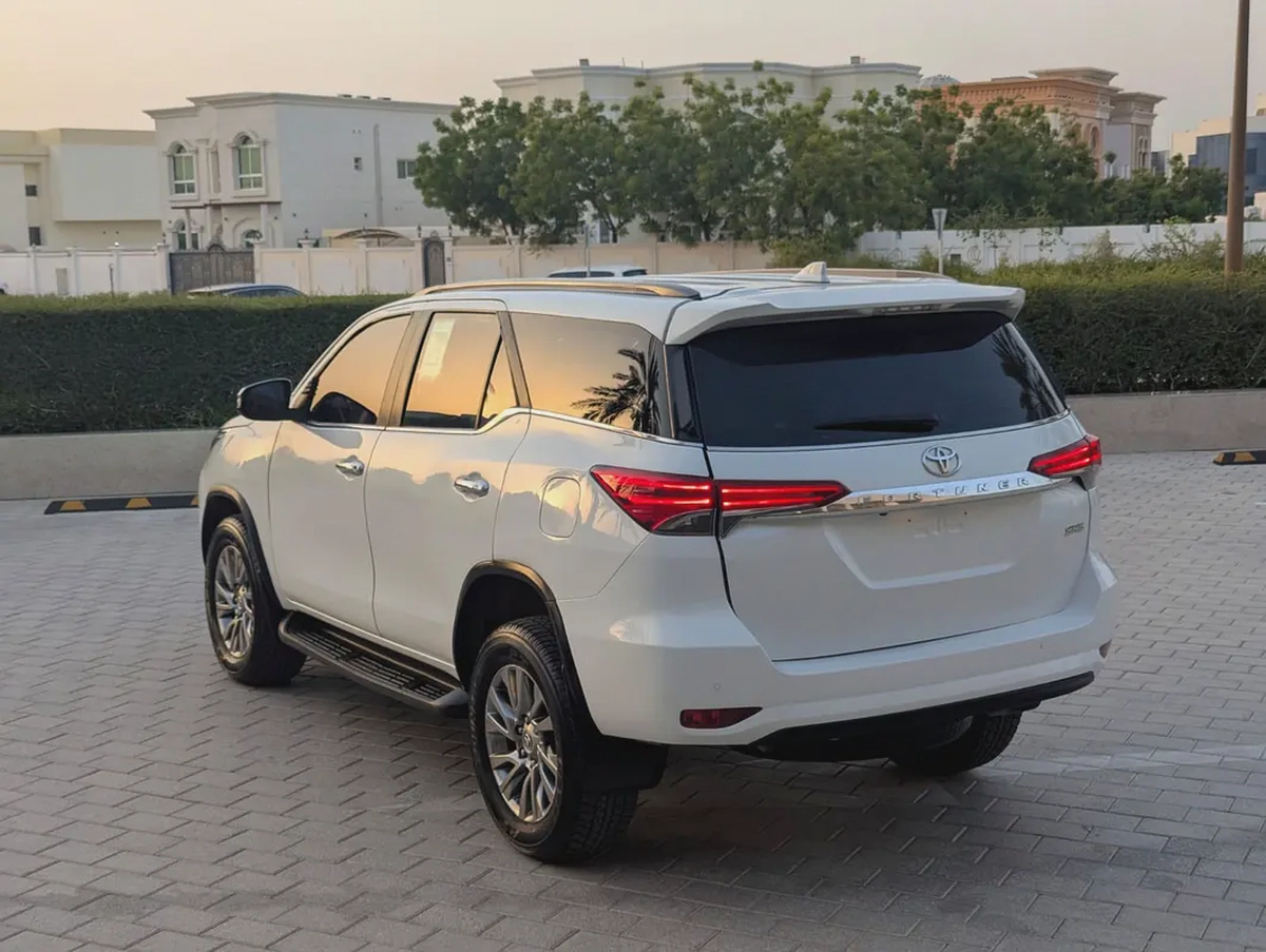 Toyota Fortuner 2023 DIESEL VXR Full Option V4 2.8L