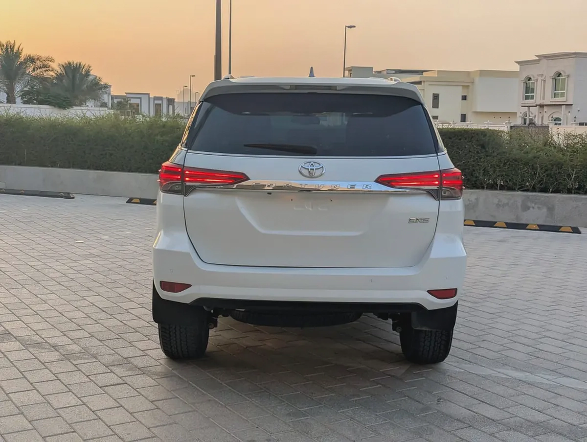 Toyota Fortuner 2023 DIESEL VXR Full Option V4 2.8L