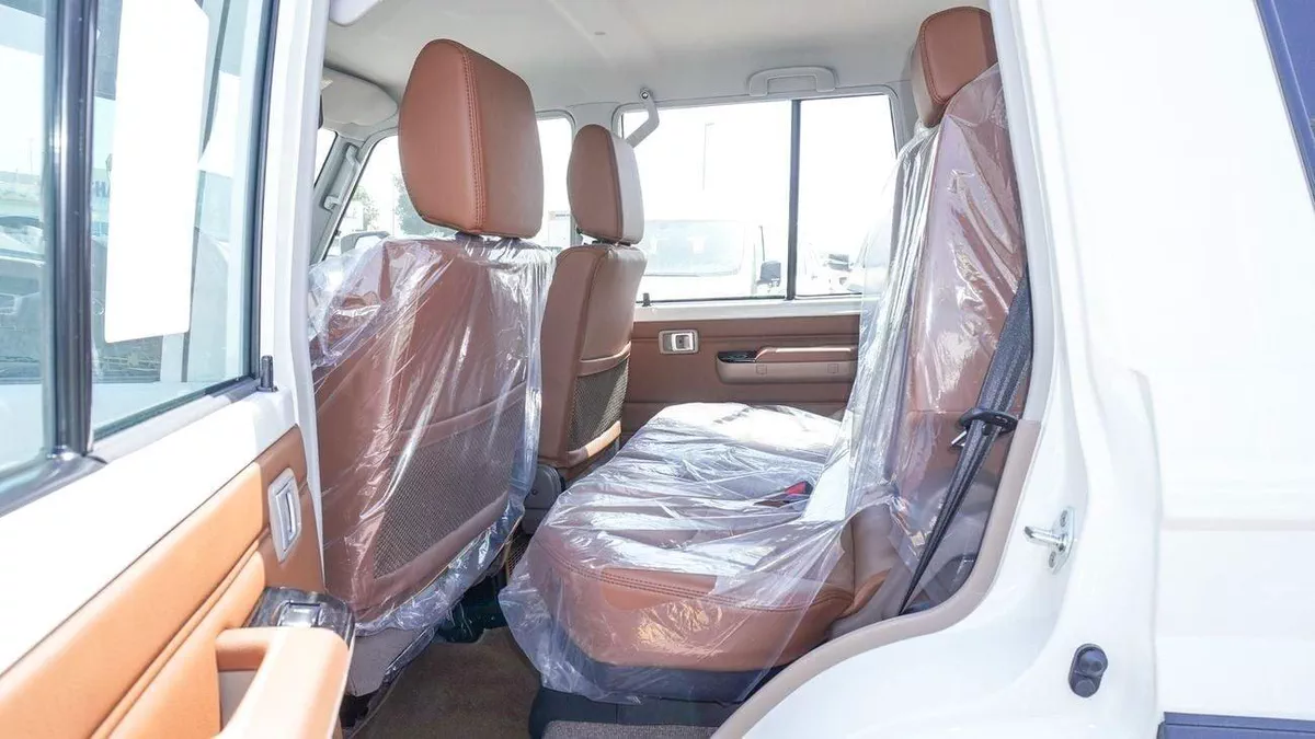 Toyota Land Cruiser 70 HT VXR LX 4.0L V6 A/T  Al Futtaim-14-0