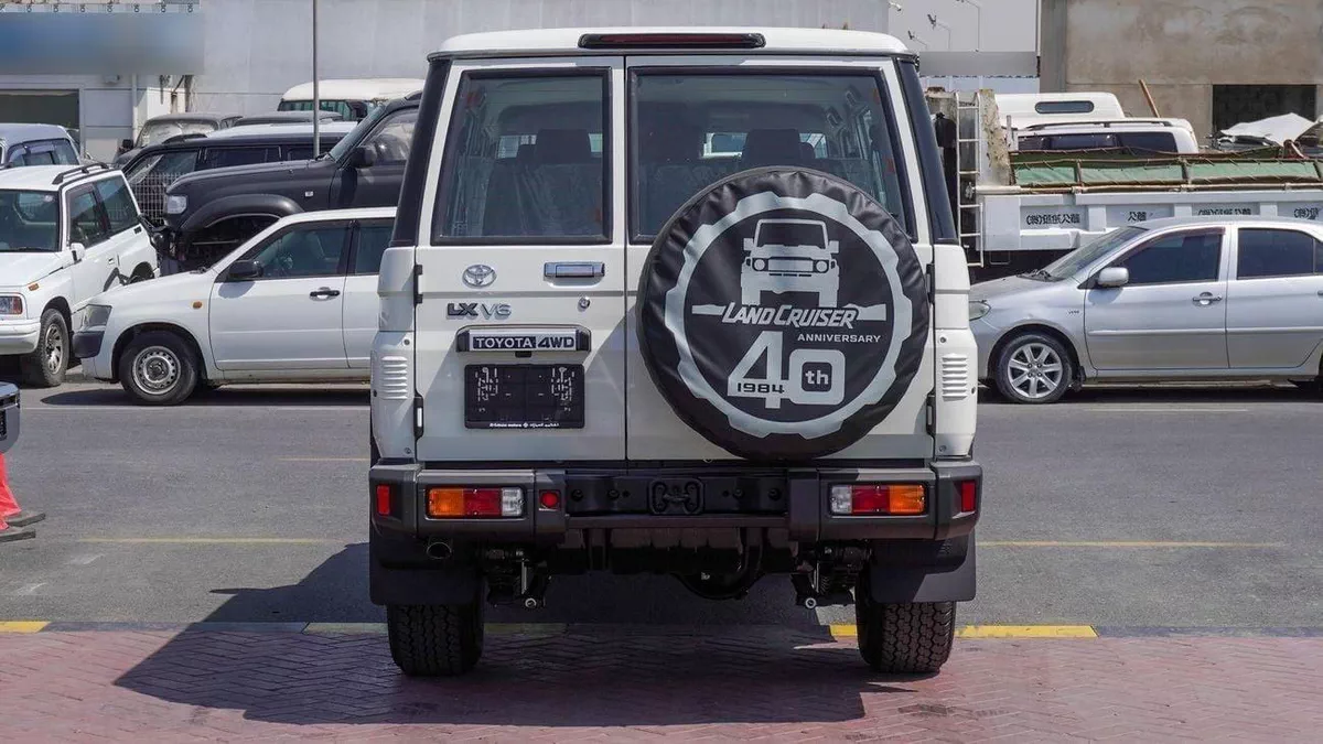 Toyota Land Cruiser 70 HT VXR LX 4.0L V6 A/T  Al Futtaim-16-0