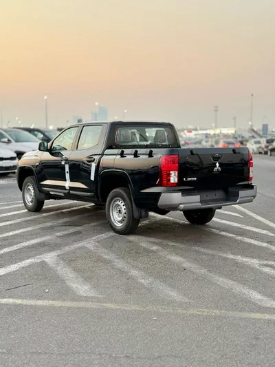 Mitsubishi L200 GL L200 PETROL 2.4L  4×4   2026 available all colour-3