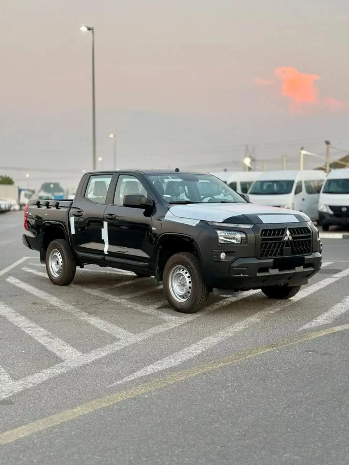 Mitsubishi L200 GL L200 PETROL 2.4L  4×4   2026 available all colour