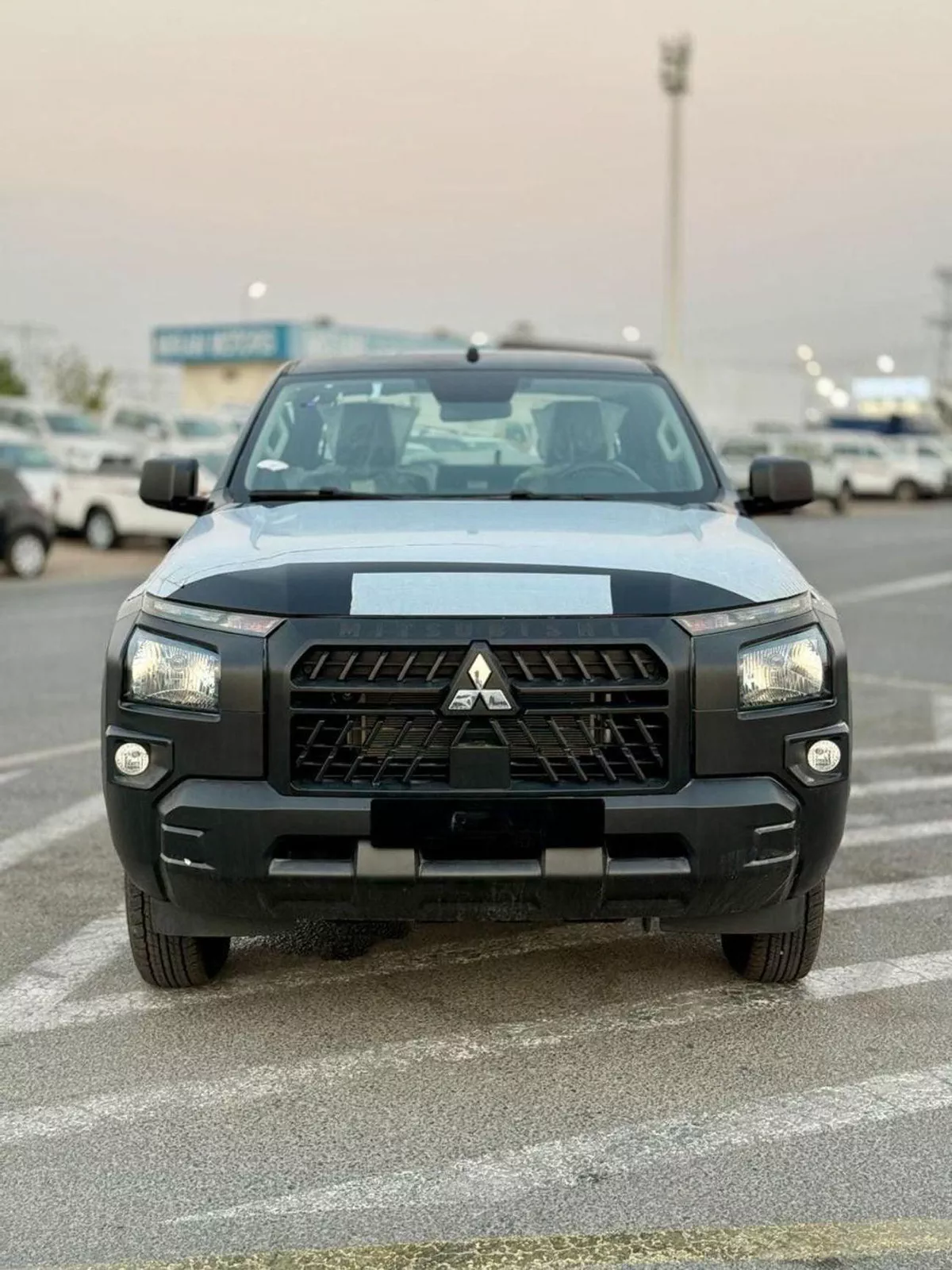 Mitsubishi L200 GL L200 PETROL 2.4L  4×4   2026 available all colour-1-0