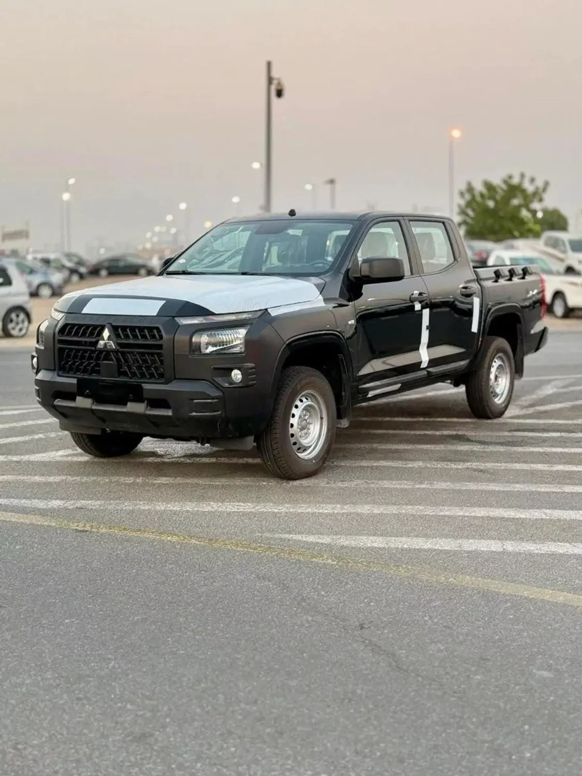 Mitsubishi L200 GL L200 PETROL 2.4L  4×4   2026 available all colour-2-0