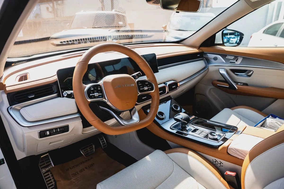 Jetour X70 Plus Luxury 2025 Low Mileage GCC 1.6L Turbo 4 Cylinders