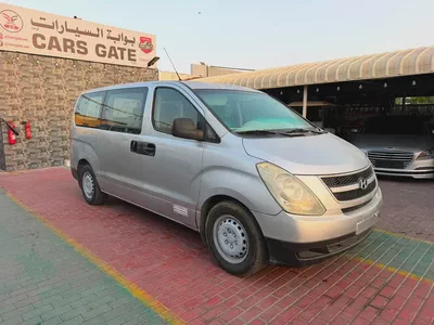 HYUNDAI H1 9 SEATER-1
