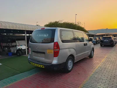 HYUNDAI H1 9 SEATER-3