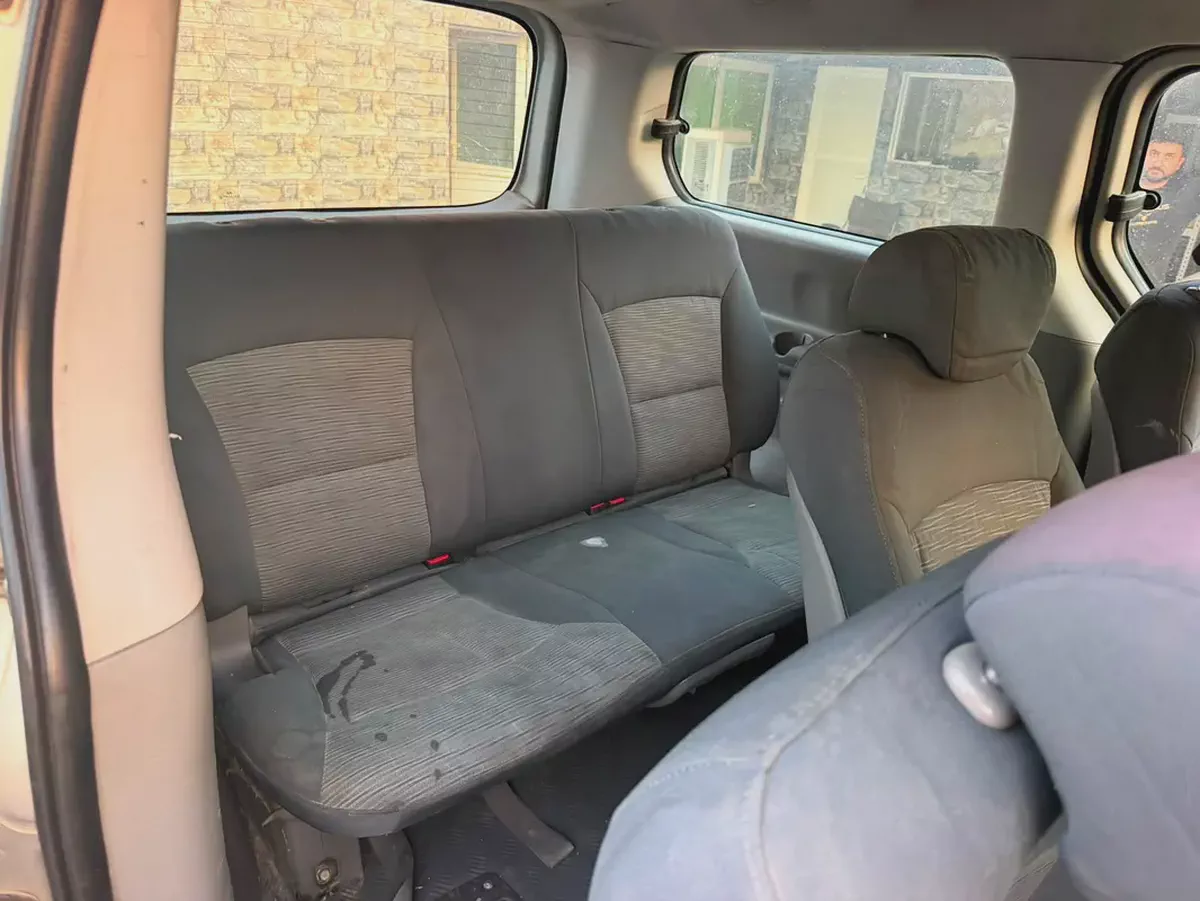 HYUNDAI H1 9 SEATER-9-9