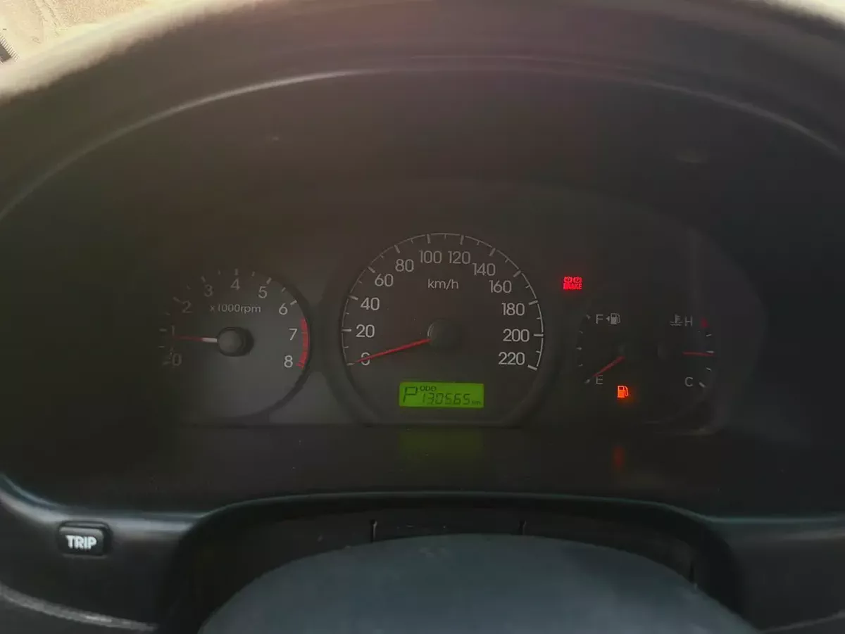 HYUNDAI H1 9 SEATER-10-10