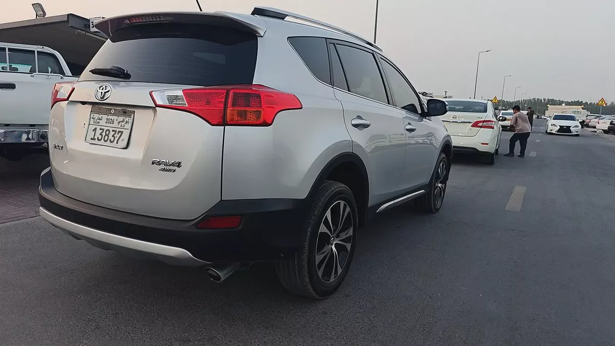 Toyota RAV4 VXR 2015 | GCC Specs | Top Option | Excellent Condition-2-2