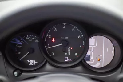 Porsche Macan STANDARD STD 2023 GCC specs-9