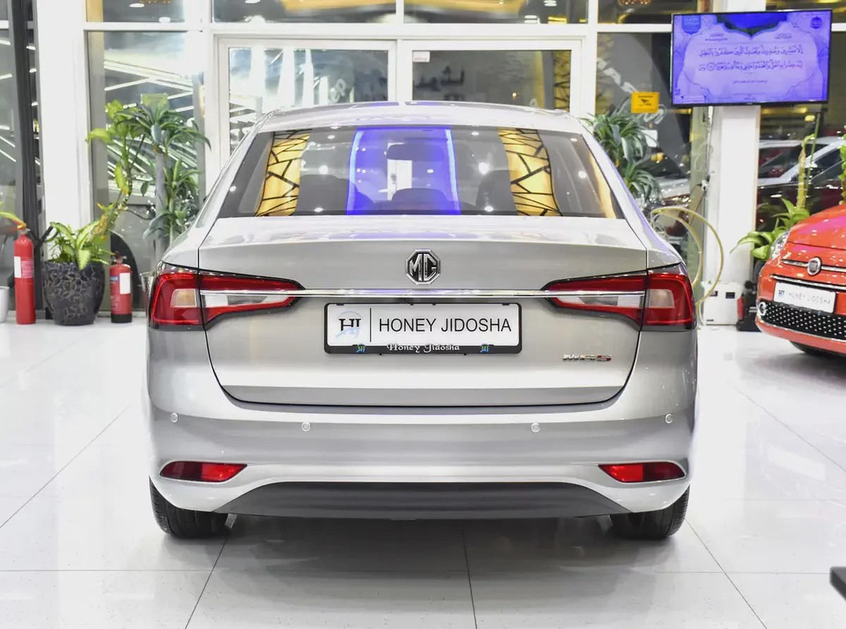 AED 428 EMi for 5Yrs | MG 5 ( 2024 Model ) in Silver Color GCC Specs-4-4