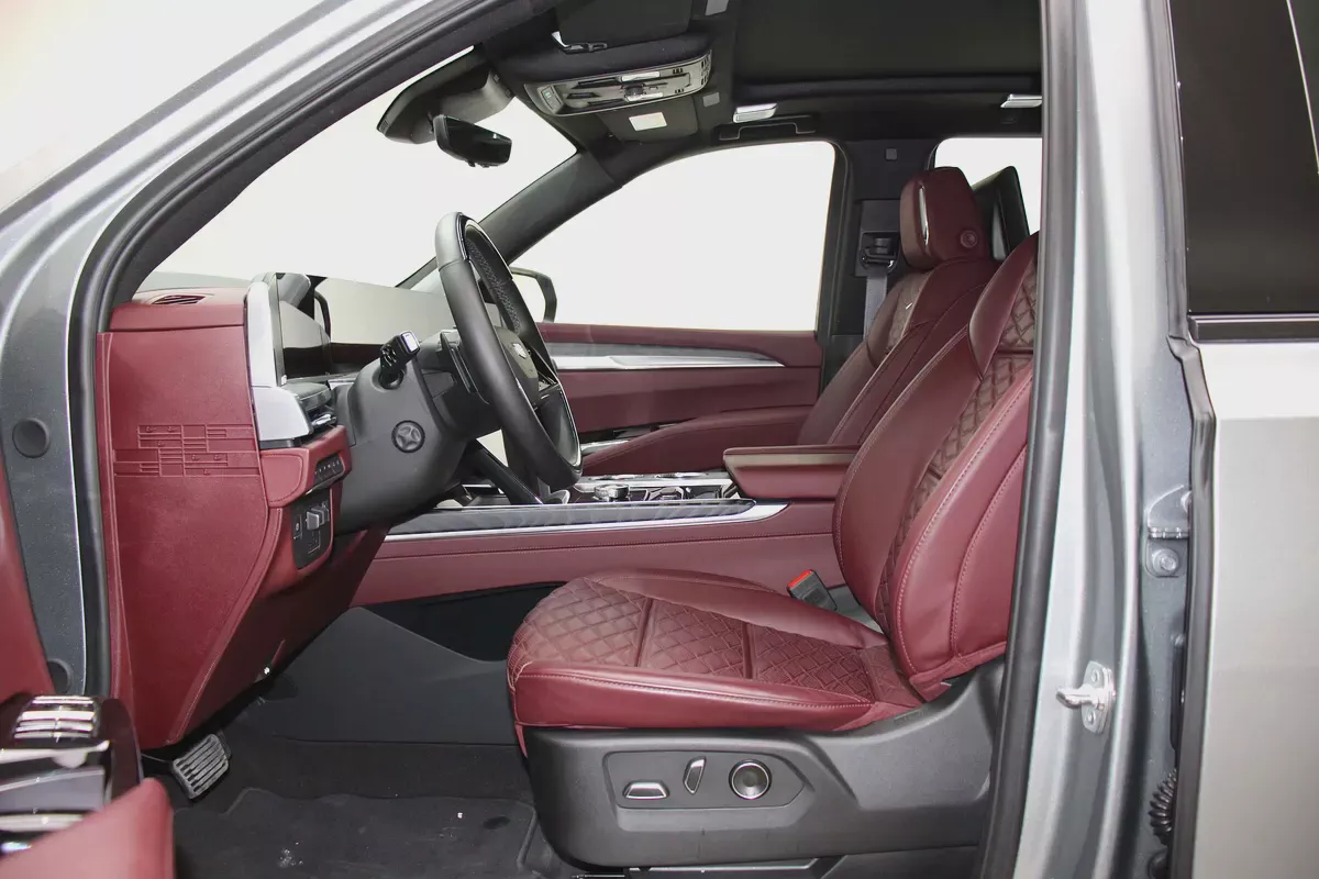 Cadillac Escalade Sport 2025 | GCC Specs | Very Low Mileage-6-6