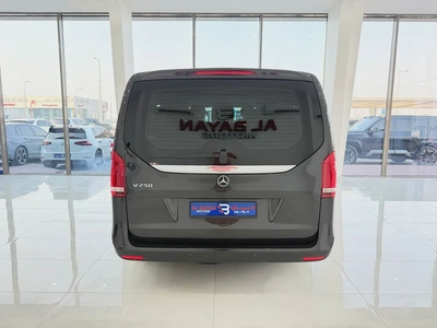 مرسيدس بنز V250 اسود / اسود 2020 (خليجي)-5