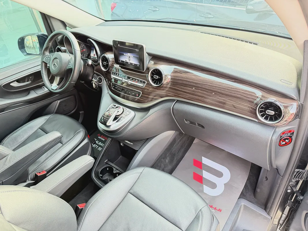 مرسيدس بنز V250 اسود / اسود 2020 (خليجي)-11-11