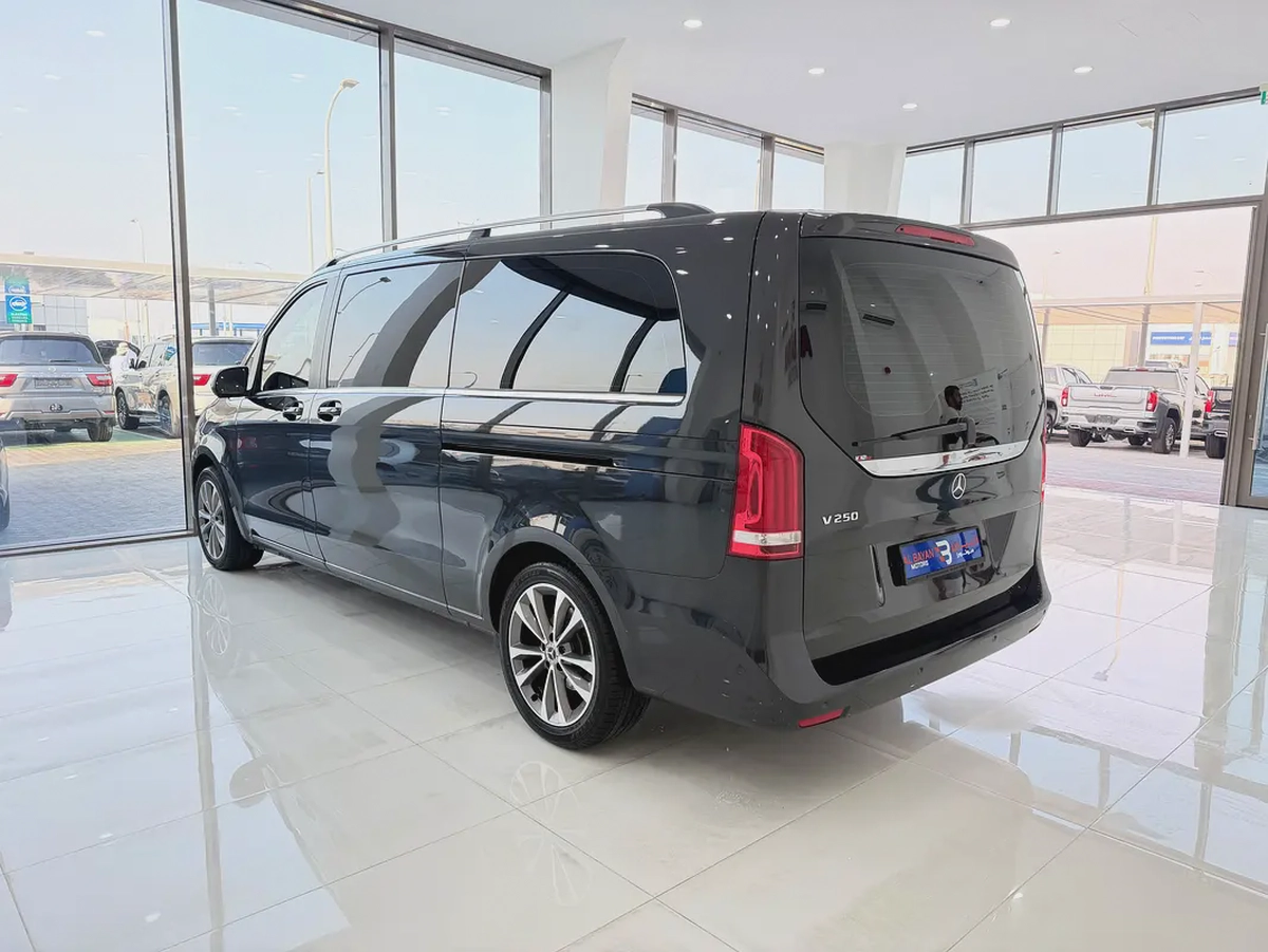 مرسيدس بنز V250 اسود / اسود 2020 (خليجي)-3-3
