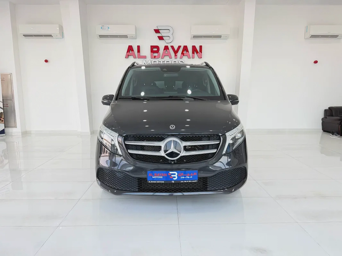 مرسيدس بنز V250 اسود / اسود 2020 (خليجي)-4-4