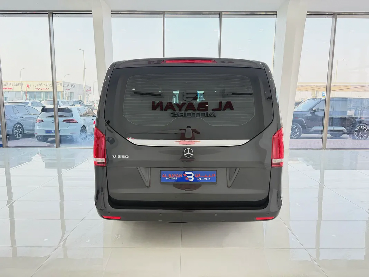 مرسيدس بنز V250 اسود / اسود 2020 (خليجي)-5-5