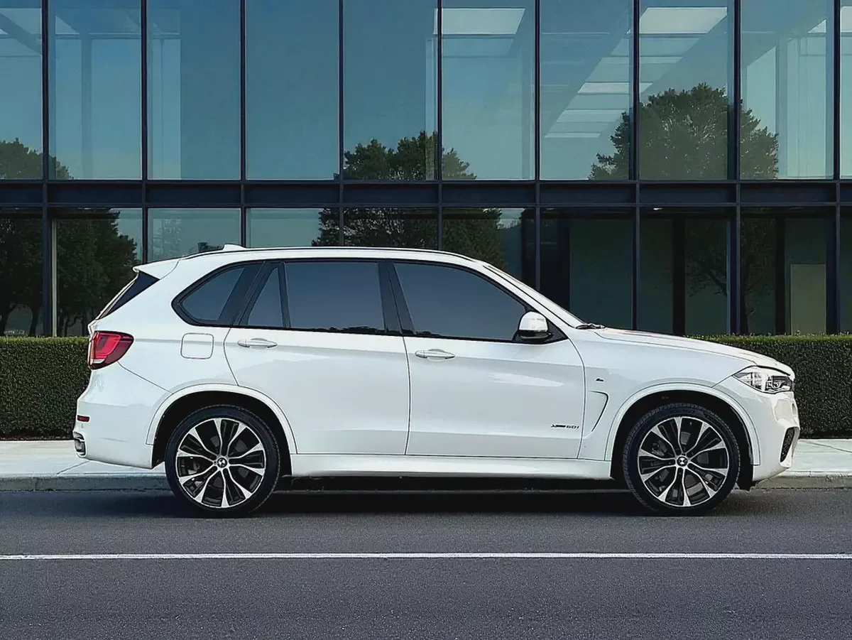 AED 1,450 EMI PM | BMW X5 | XDRIVE50i M | ORIGINAL PAINT | FULL SERVICE HISTORY | 0% DOWNPAYMENT-3-3