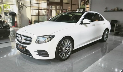 Exclusive E-350 . Fully Loaded . GCC Specs . Excellent Condition-2