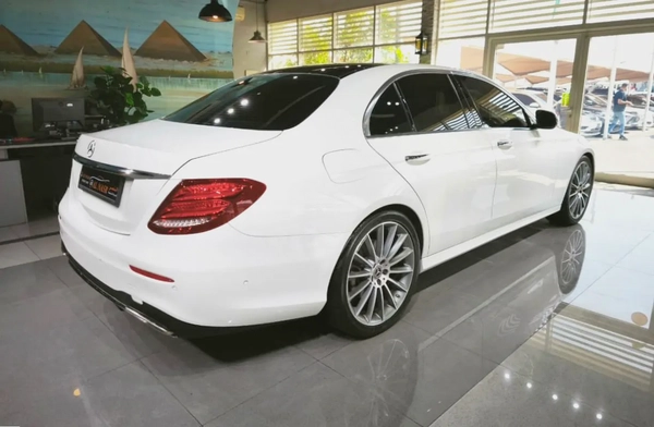 Exclusive E-350 . Fully Loaded . GCC Specs . Excellent Condition