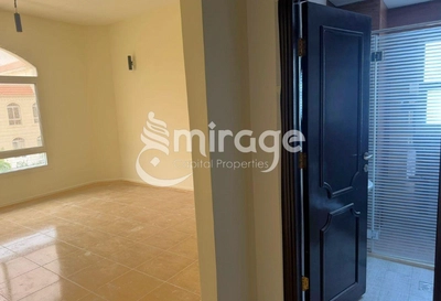 Stand Alone Villa | Spacious 5BR | Vacant-11