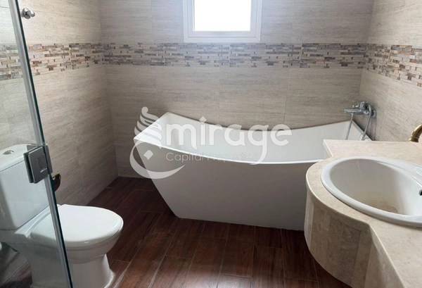 Stand Alone Villa | Spacious 5BR | Vacant