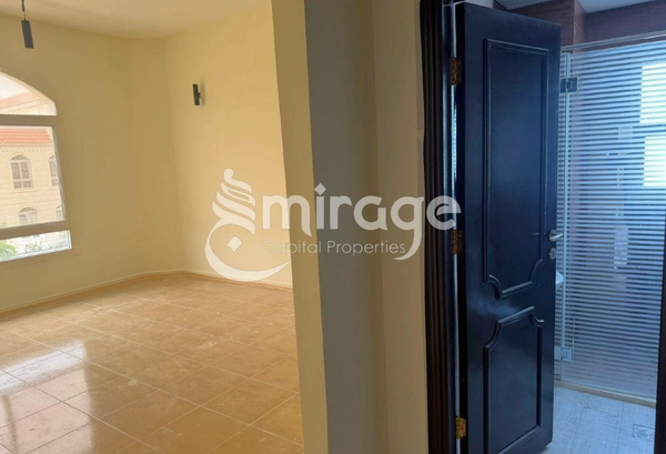 Stand Alone Villa | Spacious 5BR | Vacant