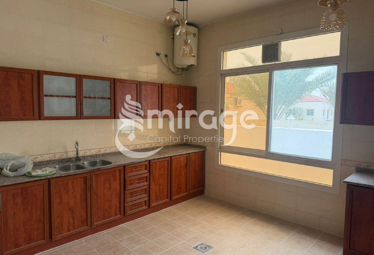 Stand Alone Villa | Spacious 5BR | Vacant