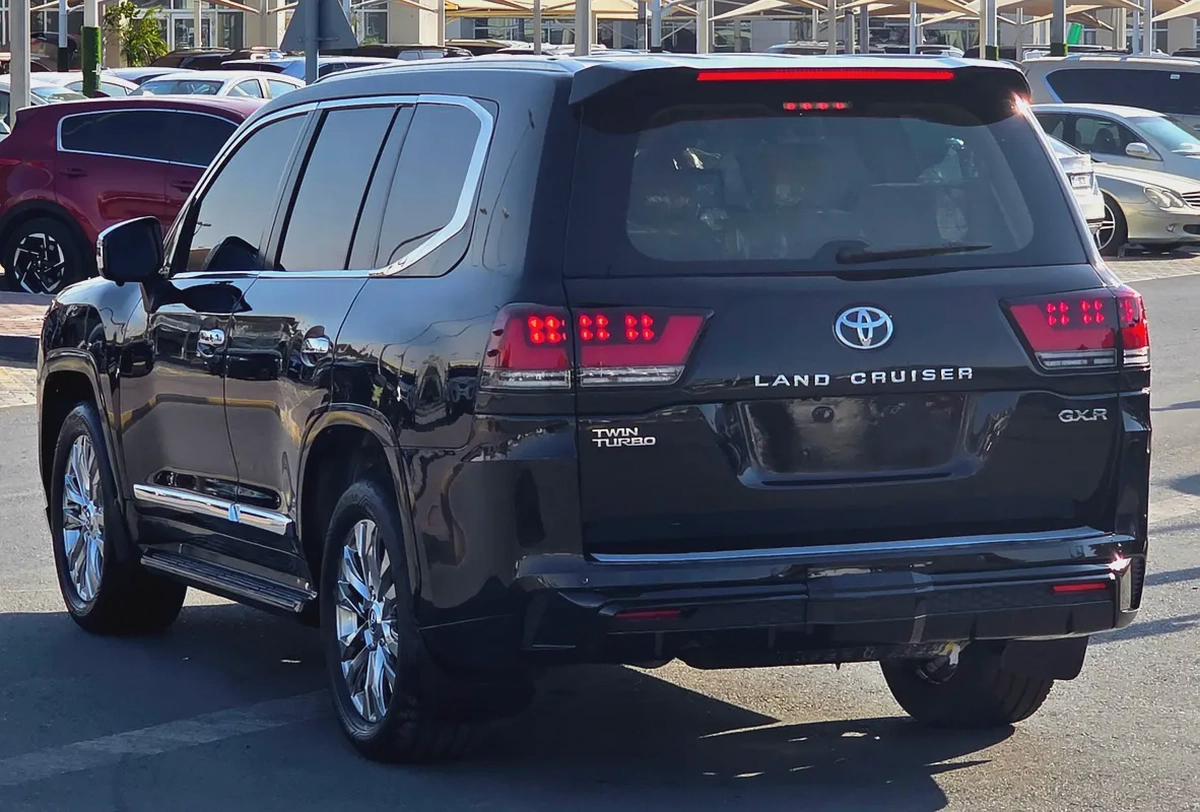 Toyota Land Cruiser GXR V8 Model 2011 Full Options- Special Price-3-3