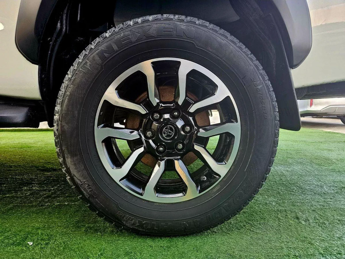 Toyota Hilux GLS PATROL/ AUTO GEAR/ WIDE BODY / AUTO WINDOWS / FULL OPTION-5-0