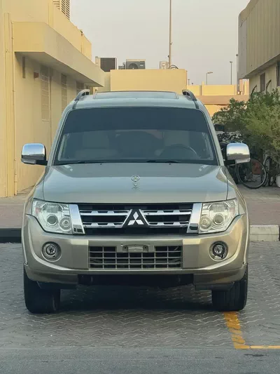 2014 Mitsubishi Pajero Limited GCC Specs-1