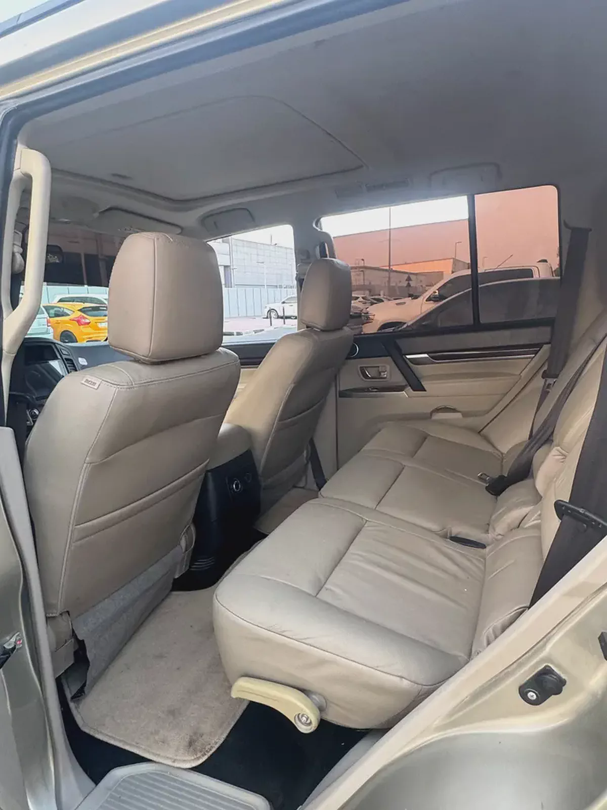 2014 Mitsubishi Pajero Limited GCC Specs-9-9