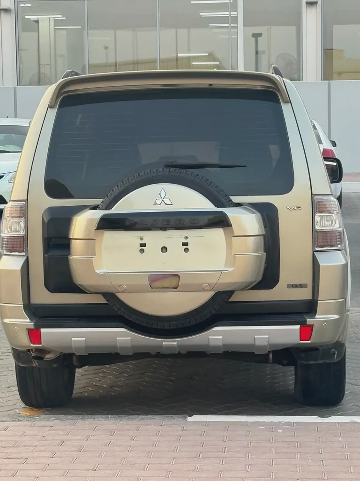 2014 Mitsubishi Pajero Limited GCC Specs-6-6