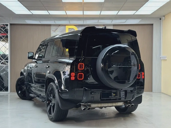 2025 Land Rover Defender P500 V8 - American Specs - Brand New