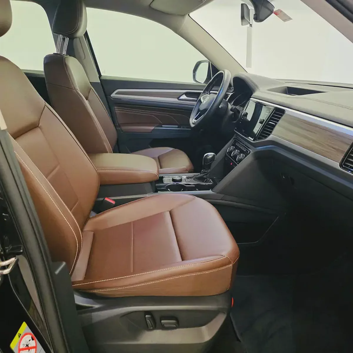 AED 1081 PM | VOLKSWAGEN TERAMONT 2021 | FULL AGENCY SERVICE HISTORY | COMFORTLINE | 7-SEATER | GCC-12-12