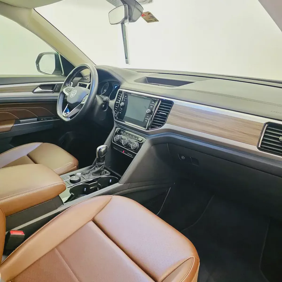AED 1081 PM | VOLKSWAGEN TERAMONT 2021 | FULL AGENCY SERVICE HISTORY | COMFORTLINE | 7-SEATER | GCC-13-13