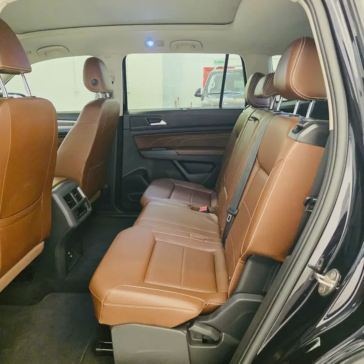 AED 1081 PM | VOLKSWAGEN TERAMONT 2021 | FULL AGENCY SERVICE HISTORY | COMFORTLINE | 7-SEATER | GCC-16-16
