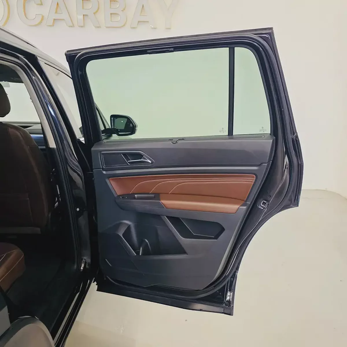 AED 1081 PM | VOLKSWAGEN TERAMONT 2021 | FULL AGENCY SERVICE HISTORY | COMFORTLINE | 7-SEATER | GCC-17-17