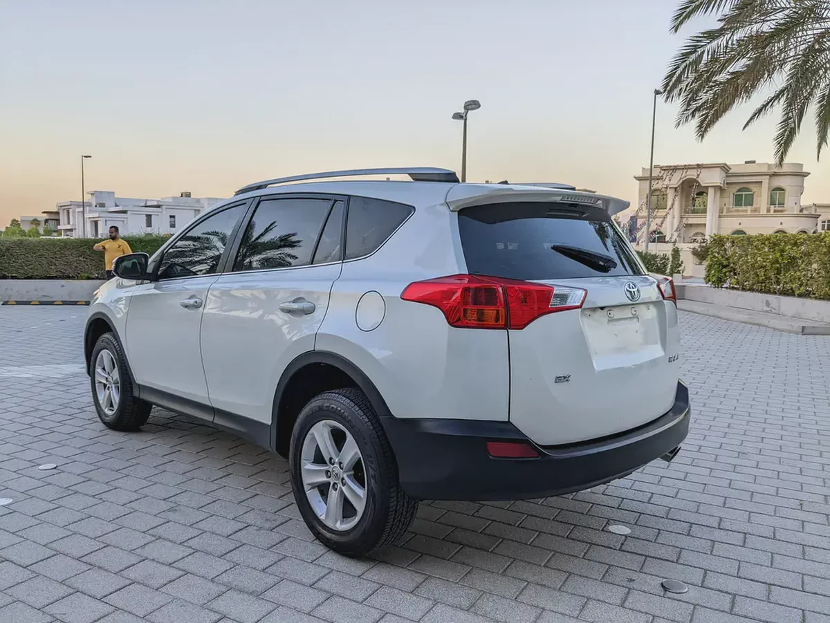 Toyota Rav 4 2014 EX GCC Specs Premium Condition Perfect Family SUV-13-13