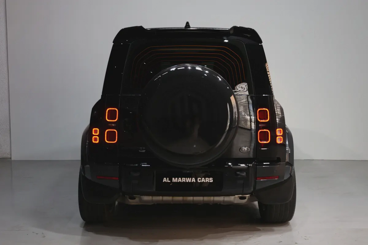 Land Rover Defender 90 SE P400 2023 GCC Specs-5-5